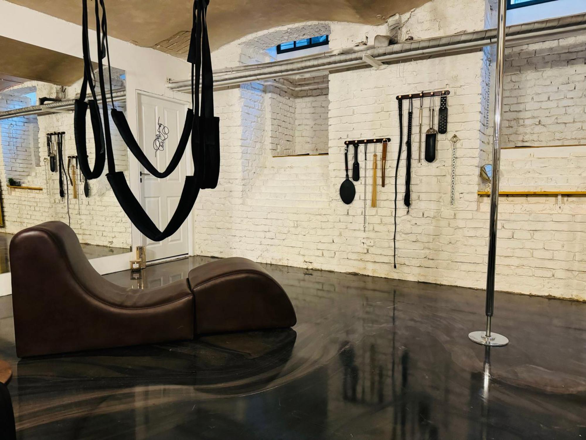 50 Shades Of Karlin Hotel Praga